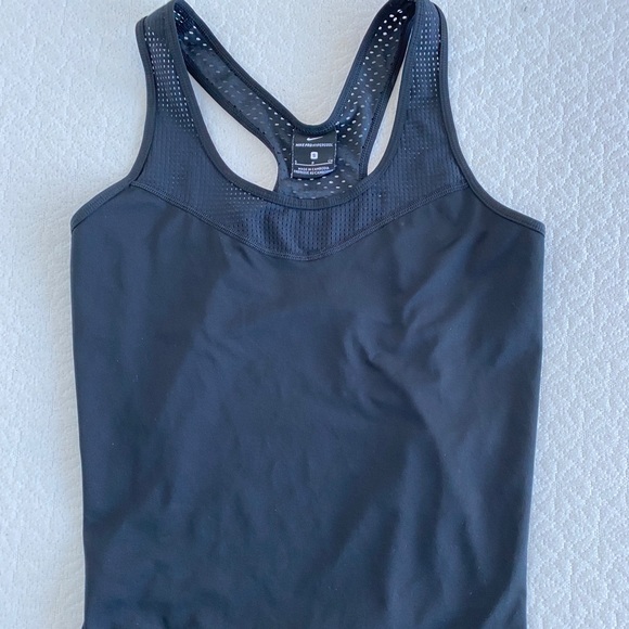 Nike pro hypercool tank top in black - Picture 2 of 4